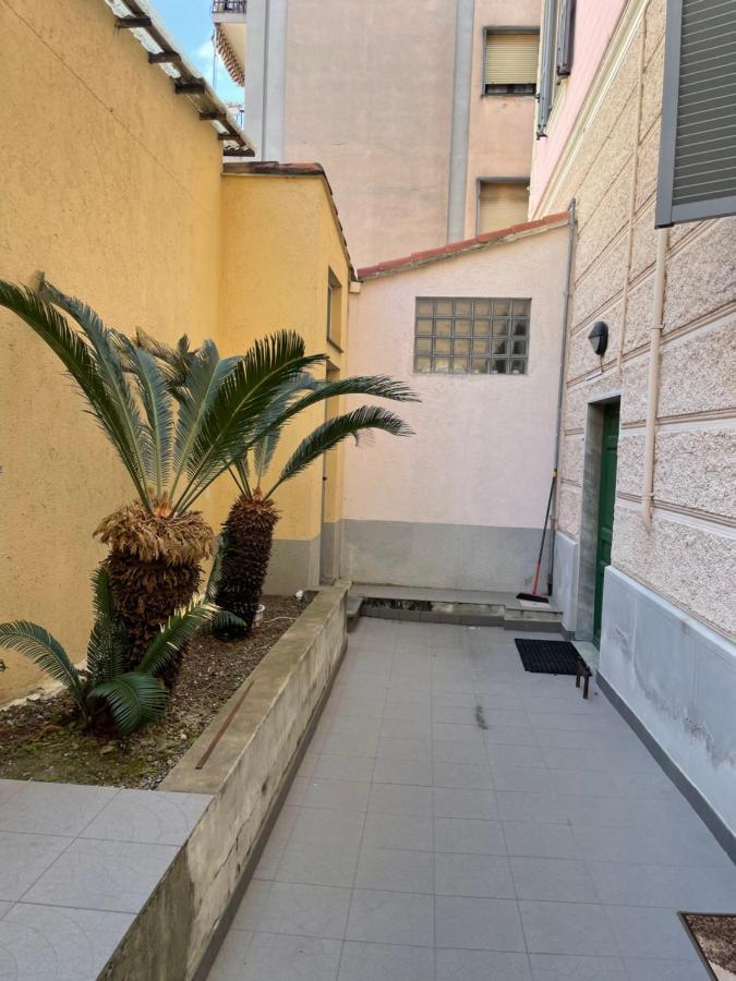 Appartamento Stella Marina In Pieno Centro Di Pietra Ligure Sulla Passeggiata E A Un Passo Dal Mare エクステリア 写真