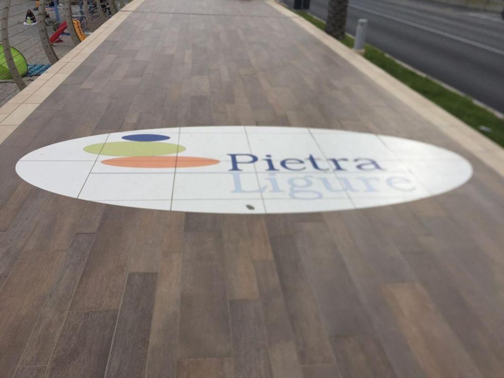 Appartamento Stella Marina In Pieno Centro Di Pietra Ligure Sulla Passeggiata E A Un Passo Dal Mare エクステリア 写真