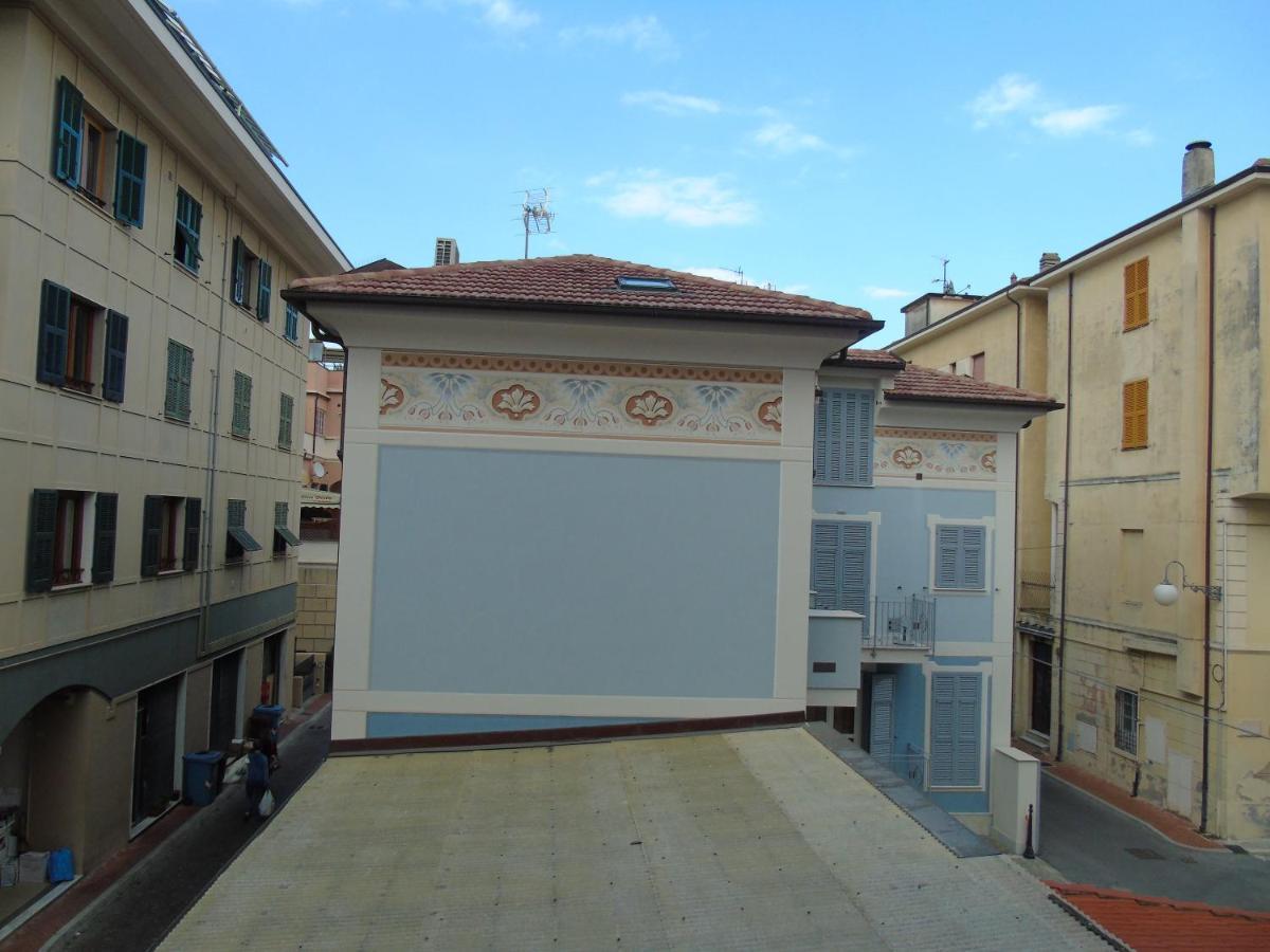 Appartamento Stella Marina In Pieno Centro Di Pietra Ligure Sulla Passeggiata E A Un Passo Dal Mare エクステリア 写真