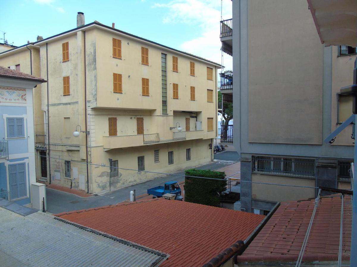 Appartamento Stella Marina In Pieno Centro Di Pietra Ligure Sulla Passeggiata E A Un Passo Dal Mare エクステリア 写真